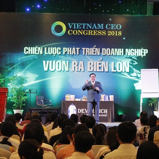 Diễn giả Lê Văn Hiển xuất hiện chia sẻ tại Vietnam Ceo Congress 2018 thu hút đông đảo doanh nhân tham dự