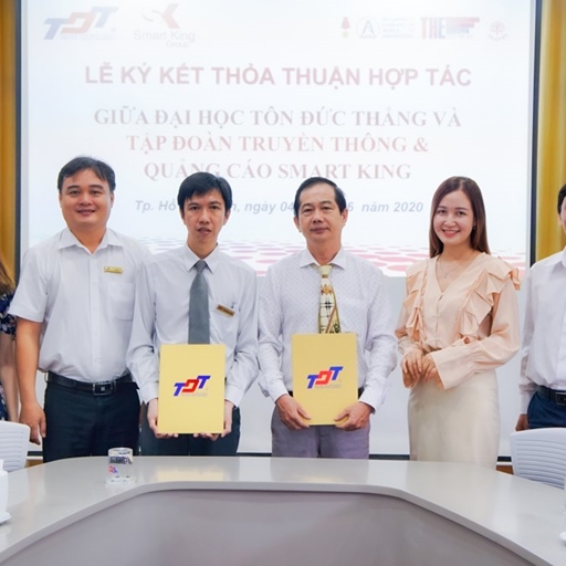 Đại học Tôn Đức Thắng ký kết hợp tác với Tập đoàn Truyền thông và Quảng cáo Smart King